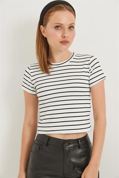 Bisiklet Yaka Kısa Kollu Çizgili Esnek Crop Bluz Beyaz