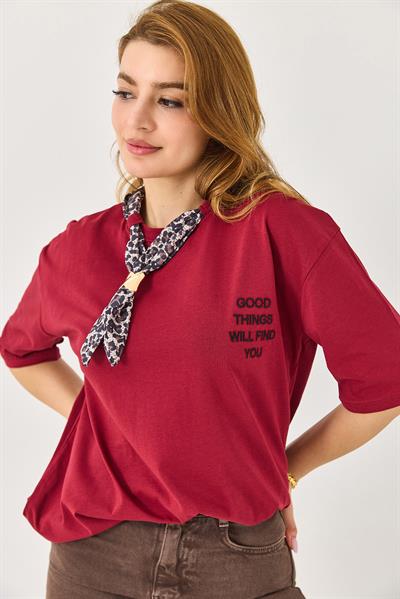 Kadın Fularlı Yazı Nakışlı Oversize Tshirt Bordo