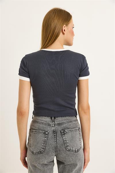 Bisiklet Yaka Şerit Detaylı Kadın Crop Tshirt Füme