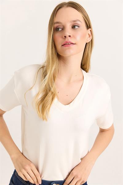 Yumuşak Dokulu V Yaka Tshirt Beyaz