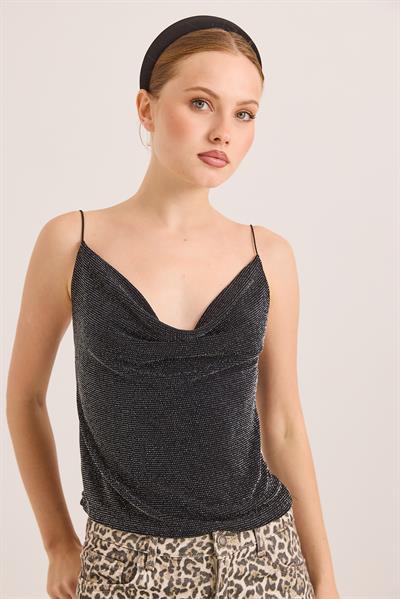 Degaje Yaka Simli Askılı Şık Bluz Siyah