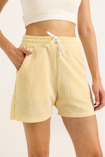 Çizgi Desenli Belden Bağlamalı Kadın Şort Sarı
