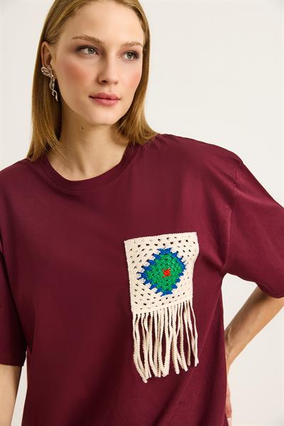 Püsküllü Nakışlı Bisiklet Yaka Basic Tshirt Bordo