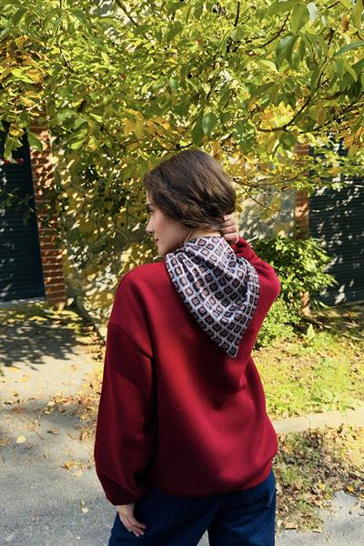 Kadın Fular Detaylı Ceylan Nakışlı Üç İplik Şardonlu Sweatshirt Bordo