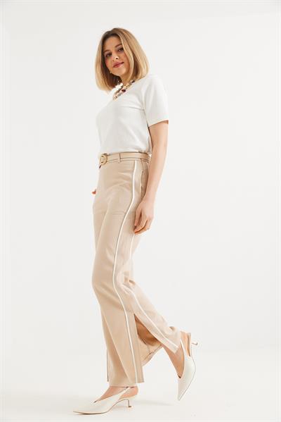 Paça Yırtmaç Detaylı Şeritli Pantolon Krem