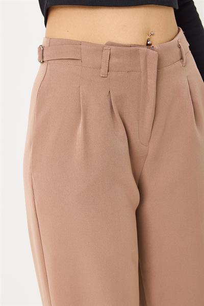 Kadın Yan Kemer Detaylı Bol Kesim Pantolon Sütlü Kahve