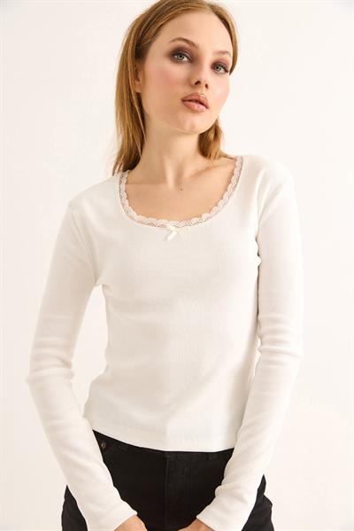 Dantel Detaylı Fitilli Uzun Kollu Bluz Beyaz