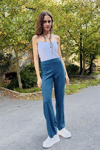 Yüksel Bel Dikiş Detaylı Spor ve Şık Likralı Örme Pantalon Mavi