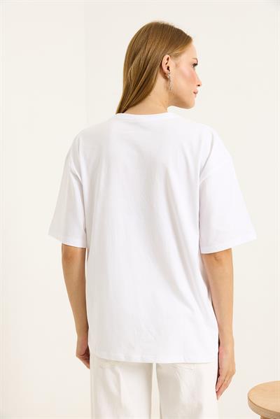 Çiçek Motifli Rahat Kesin Kadın Tshirt Beyaz