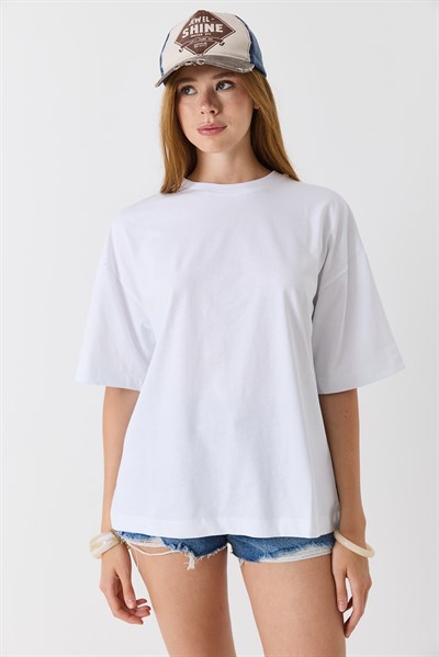 Kadın Beyaz Bisiklet Yaka Arkası Baskılı Tshirt Beyaz