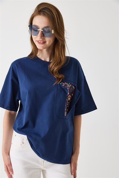 Kadın Cep Detaylı Rahat Kesim Tshirt Lacivert
