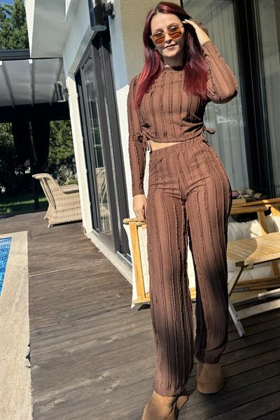 Kadın Cozy Triko Saçaklı Crop Büzgü Detaylı Kahverengi Takım