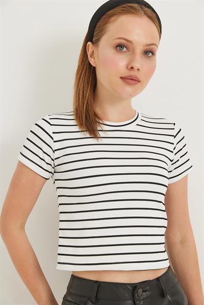 Bisiklet Yaka Kısa Kollu Çizgili Esnek Crop Bluz Beyaz