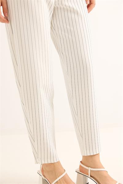 Kemeri Çift Düğmeli Çizgili Palazzo Pantolon Beyaz