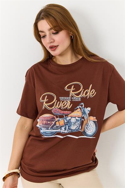 Kadın Bisiklet Yaka Motor Baskılı Tshirt Kahverengi