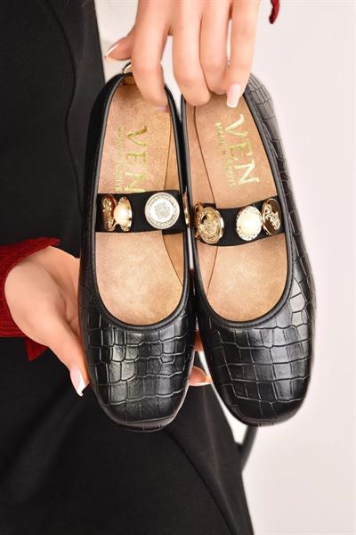 Yılan Desen Aksesuarlı Tek Bant Babet Siyah