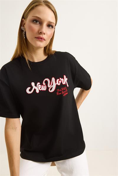 Nakış Detaylı Bisiklet Yaka Tshirt Siyah