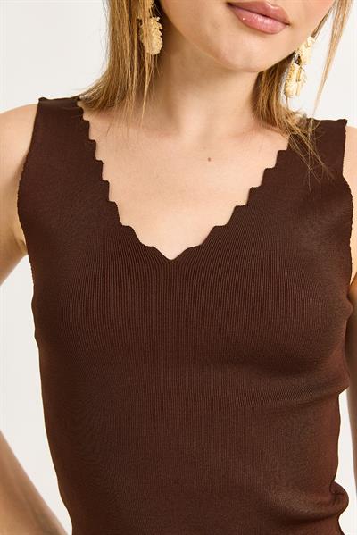 Merdiven Yaka Triko Atlet Kahverengi