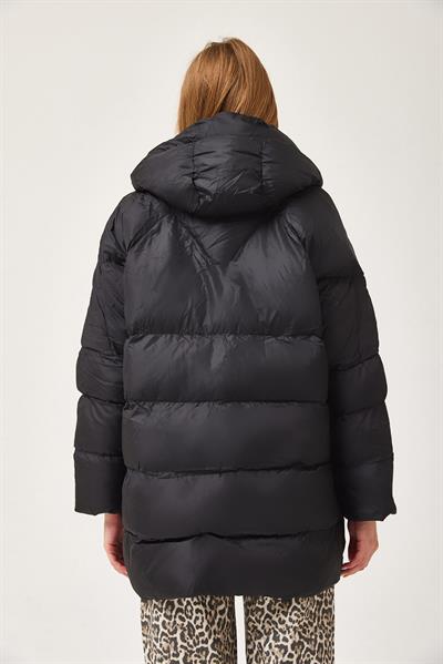 Kapüşonlu Oversize Şişme Mont Siyah