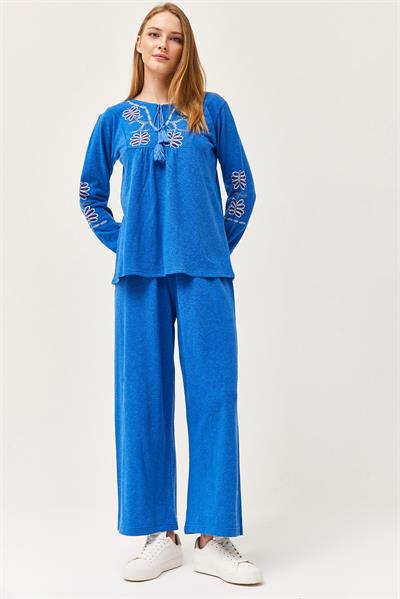 Önü İşlemeli Püsküllü İkili Takım Mavi