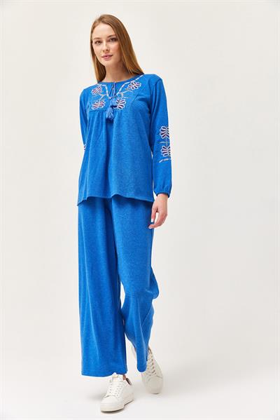 Önü İşlemeli Püsküllü İkili Takım Mavi