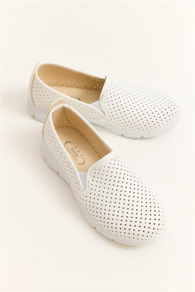 Delikli Model Kadın Babet Beyaz