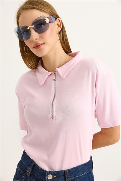 Polo Yaka Yarı Yarım Fermuarlı  Kadın Tshirt Pembe