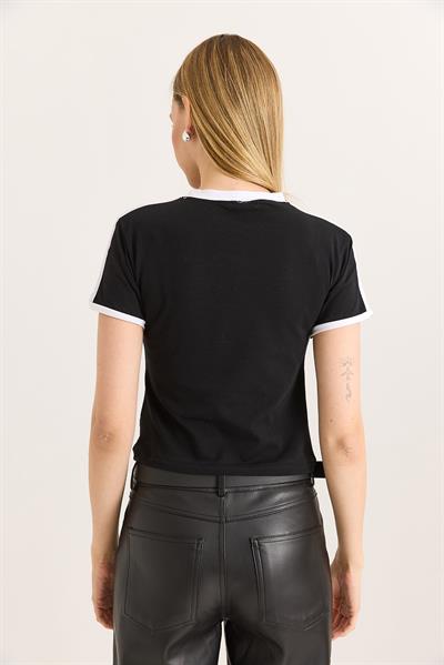 Bisiklet Yaka Şerit Detaylı Crop Tshirt Siyah