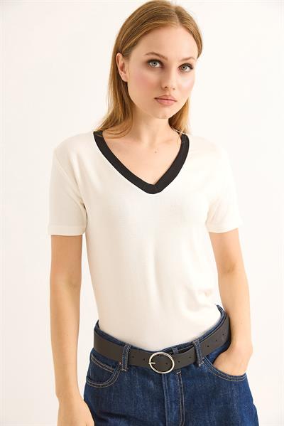 V Yaka  Kısa Kollu Kadın Kısa Tshirt Beyaz