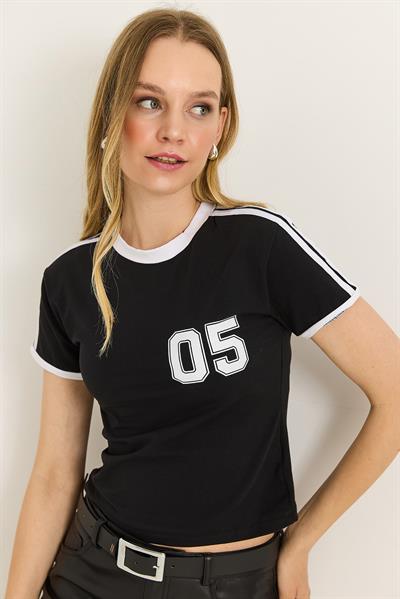 Bisiklet Yaka Şerit Detaylı Crop Tshirt Siyah
