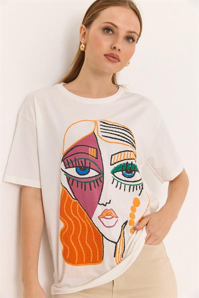 Makyajli Kadın Baskılı Yumuşak Dokulu Tshirt Beyaz