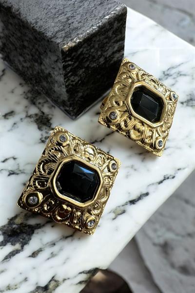 Siyah Taşlı Kare Gold Küpe