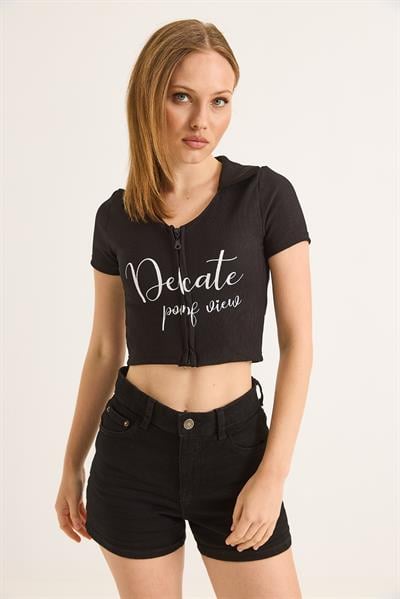 Yakalı Baskı Detaylı Fermuarlı Crop Bluz Siyah