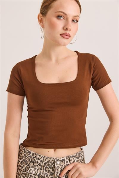 Kare Yaka Esnek Pamuk Örme Bluz Kahve