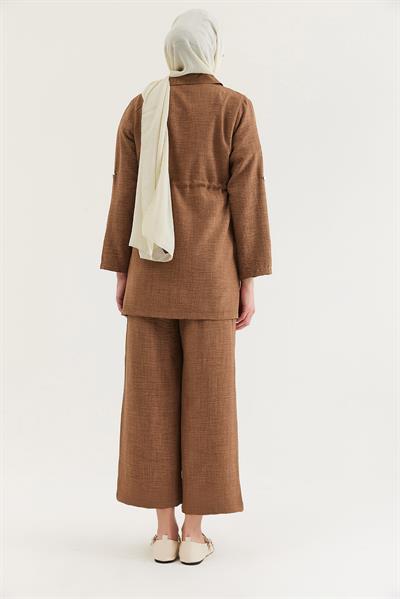 Bel Bağlamalı Ceketli Keten Takım Taba