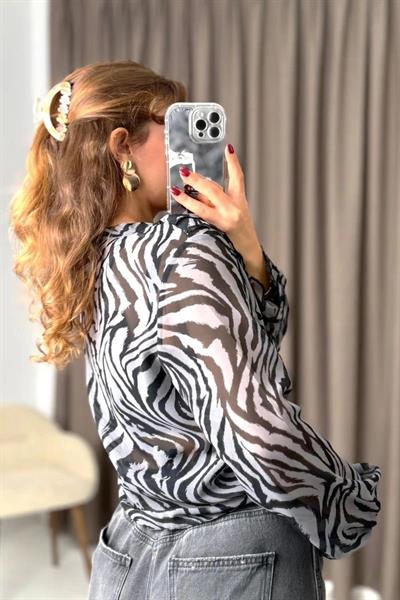 Zebra Desen Düğmeli Fırfırlı Bağcık Detaylı Özel Tasarım Bluz Füme