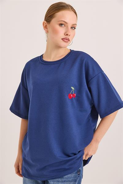 Kiraz Nakışlı Oversize Rahat Kalıp Tshirt Lacivert