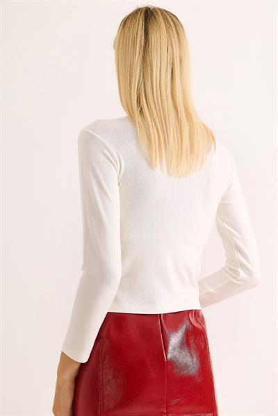 Vücuda Oturan Uzun Kollu Dik Yaka Fitilli Esnek Örme Bluz Beyaz