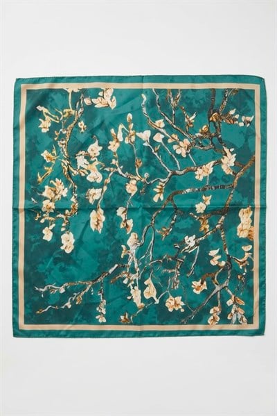  Çiçek Detaylı 45X45 Ölçülü Fular Yeşil