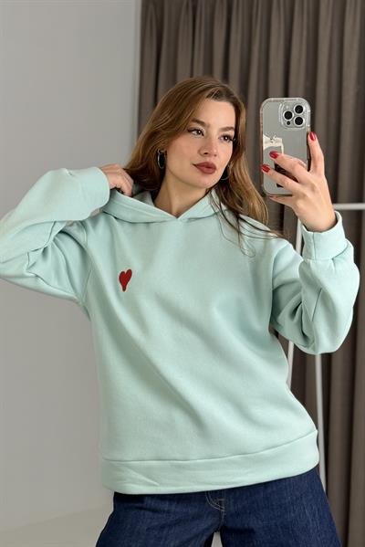 Üç İplik Mavi Kalp Nakışlı Şardonlu Kangru Cepli Kapişonlu Sweat