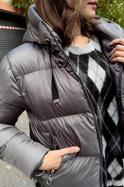 Kadın İçi Yumuşak Cepleri Fermuarlı Gri Şişme Mont