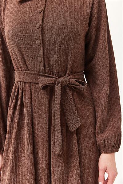 Yarım Düğmeli Beli Kuşaklı Elbise Kahverengi