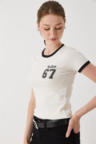 Kadın Dar Kesim Baskılı Kısa Kollu Tshirt Ekru