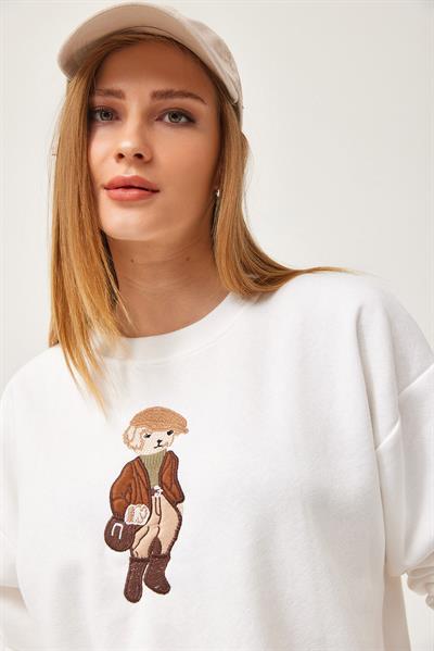 Oversize Nakışlı Sweatshirt Beyaz