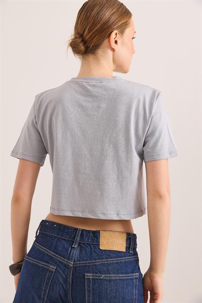 Nakışlı Örme Pamuk Crop Tshirt Gri