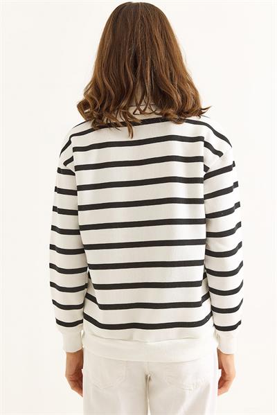 Kadın Oversize Çizgili Kalp Nakışlı Fermuarlı Sweatshirt Siyah Beyaz