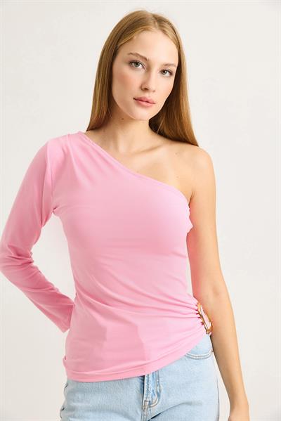 Kadın Yanı Aksesuar Detaylı Tek Omuz Bluz Pembe