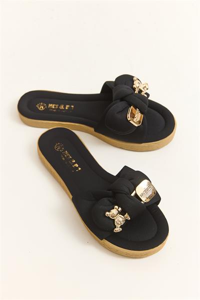 Fiyonk Model Aksesuarlu Rahat Taban Terlik Siyah