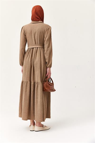 Yarım Düğmeli Beli Kuşaklı Elbise Vizon