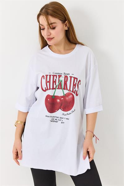 Kadın Kiraz Baskılı Yanları Yırtmaçlı Bisiklet Yaka Tshirt  Beyaz